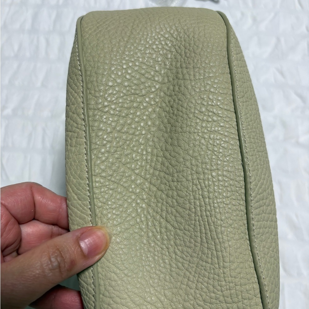 Burberry Light Beige Pebbled Leather Shoulder Bag - Picture 3 of 5